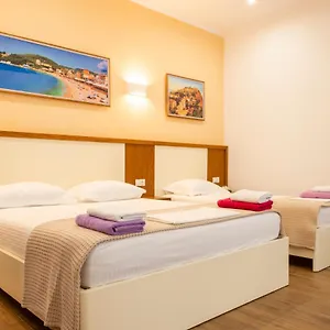 Sofia's Cozy Hotel Himare